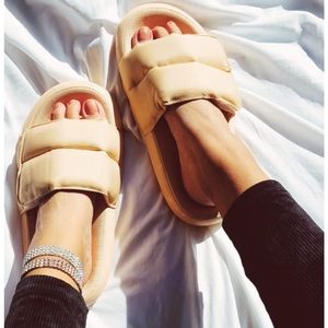 🆕️Comfy Collection// Nude puffer Slide